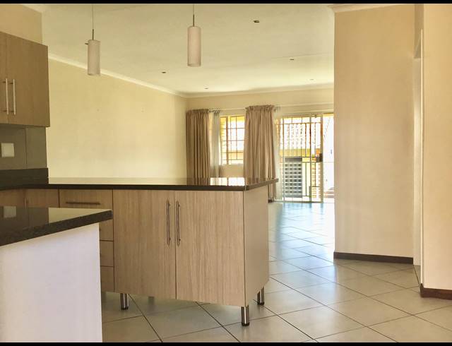 3 BEDROOM TOWNHOUSE TO LET IN MOOIKLOOF RIDGE